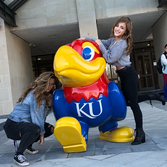 Meet Your Posher, Brooke! - Picture 2 of 4